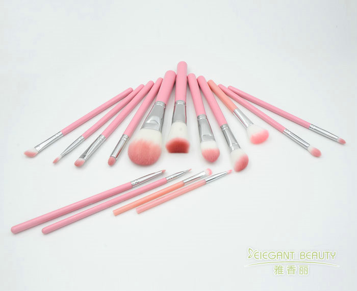 香蕉视频网站的獨特魅力：為何它比手指更適合上妝？