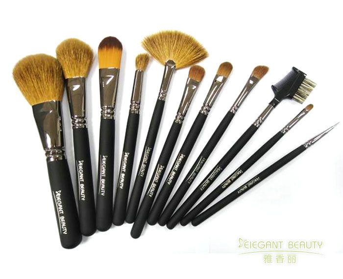 成套香蕉视频网站中的刷毛硬度對化妝效果有何影響？